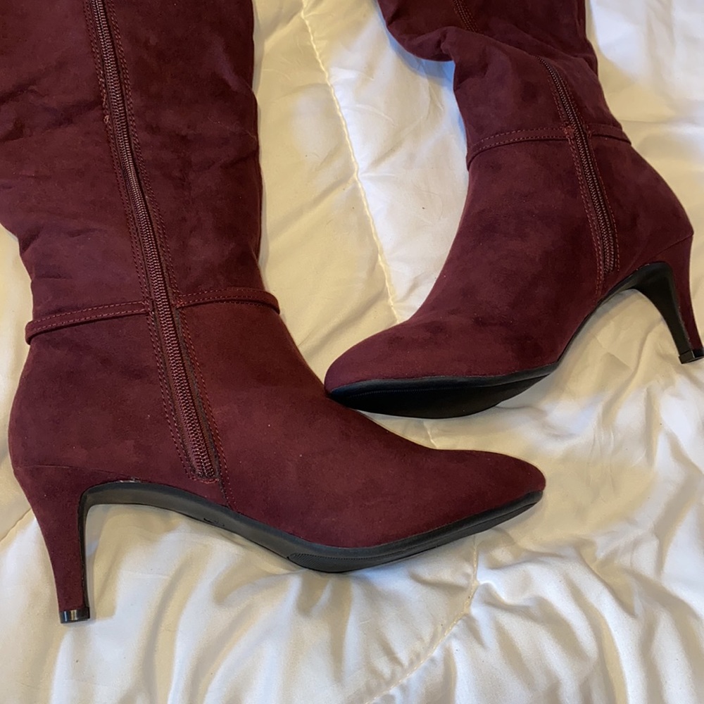 Karen Scott Hanna Wine Purple Suede Heel Dress Boots NEW - Picture 4 of 10